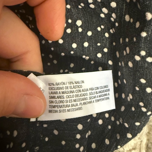 2/$30 A New Day - Black & Cream Printed Puff Sleeve Cropped Blouse Size XS - Picture 8 of 8